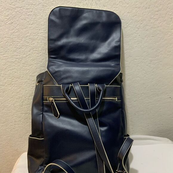 VERA BRADLEY Drawstring Backpack In Navy Blue Faux Leather Vegan - Picture 9 of 12